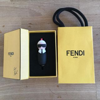 フェンディ(FENDI)の【お値下げ❣️未使用品】フェンディ カールラガーフェルドUSBチャーム(その他)