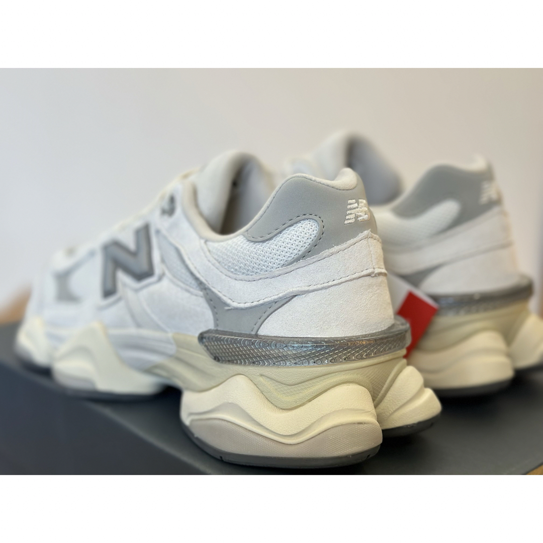 New Balance(ニューバランス)の人気モデル！New Balance U9060ECA 23.5㎝ ニューバランス レディースの靴/シューズ(スニーカー)の商品写真