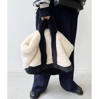 アパルトモンドゥーズィエムクラス(L'Appartement DEUXIEME CLASSE)のGOOD GRIEF! FAUX FUR TOTE BAG SMALL(ショルダーバッグ)