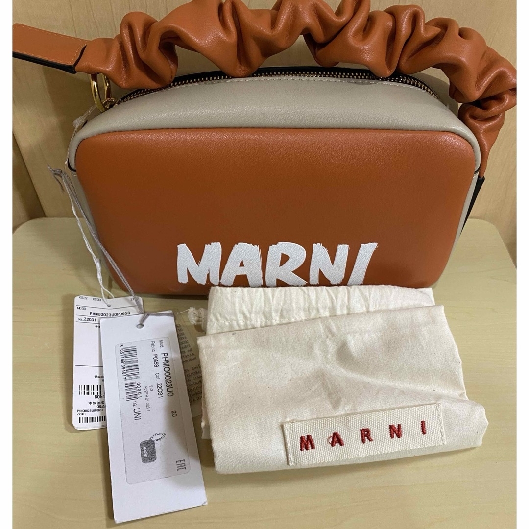 Marni(マルニ)の《付属品完備》【⭐︎新品 未使用⭐︎】♡MARNI マルニ♡レザー ミニ バッグ レディースのバッグ(ハンドバッグ)の商品写真