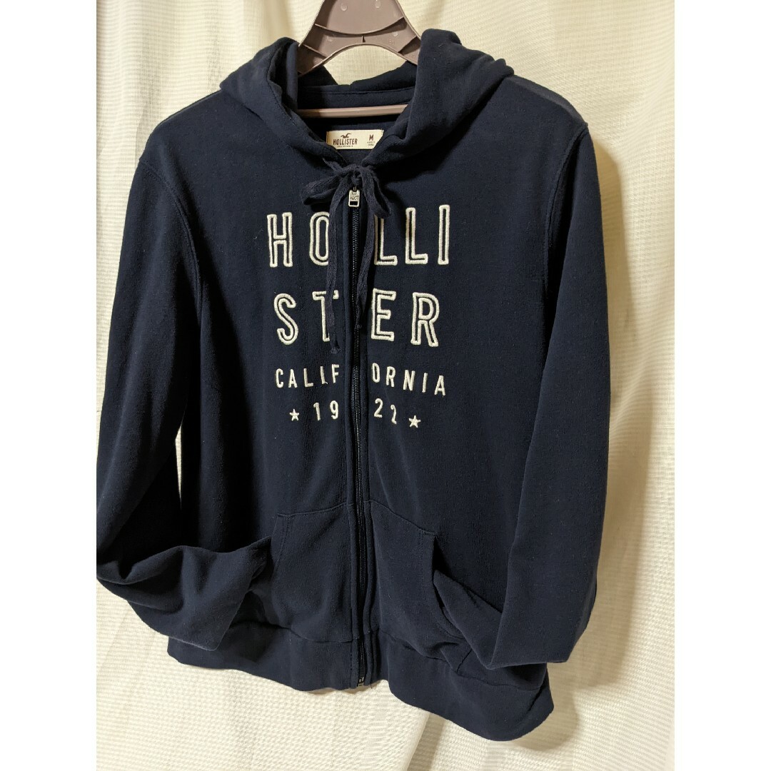 Hollister(ホリスター)のジップアップパーカー　Mサイズ レディースのトップス(パーカー)の商品写真