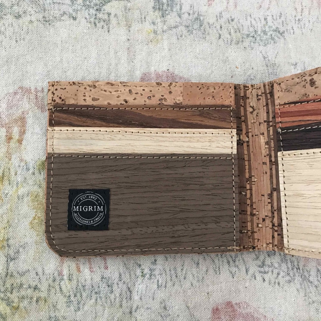 コルクと木の皮の財布　新品 メンズのファッション小物(折り財布)の商品写真