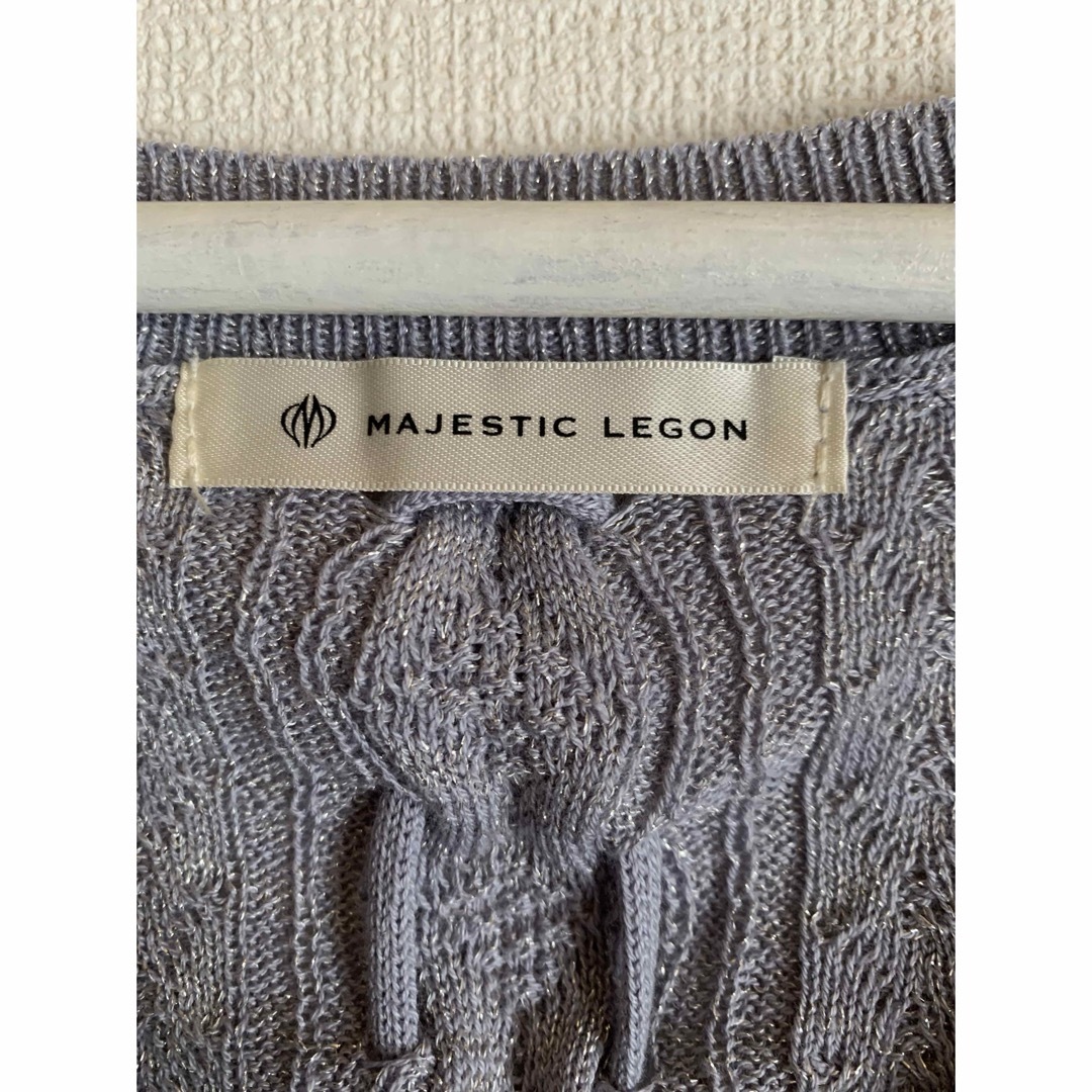 MAJESTIC LEGON(マジェスティックレゴン)の【MAJESTIC LEGON】グレー　ラメ入　後ろリボン　カーディガン　M レディースのトップス(カーディガン)の商品写真