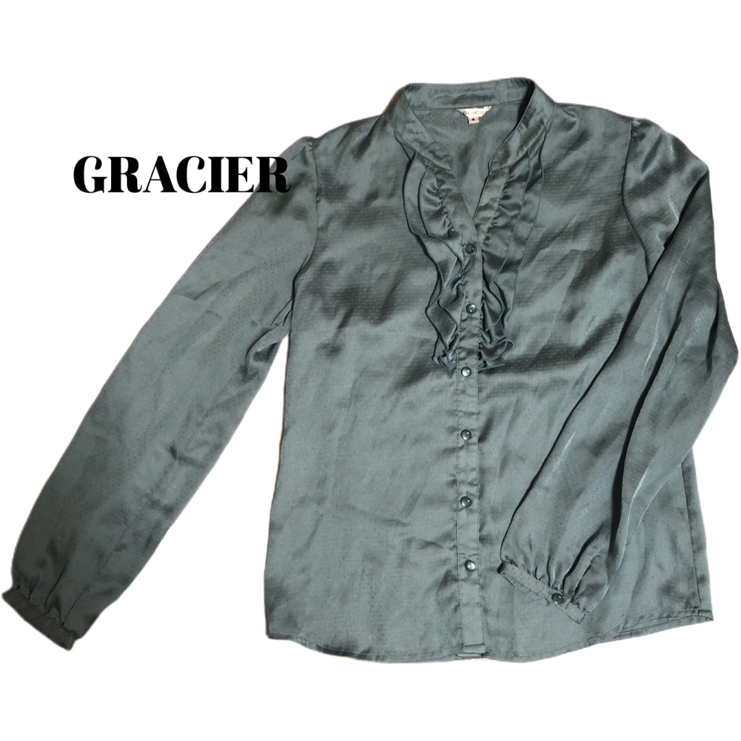 HONEYS(ハニーズ)の【GRACIER】ハニーズ　ノーカラー長袖フリルブラウス　グリーン系　Sサイズ レディースのトップス(シャツ/ブラウス(長袖/七分))の商品写真