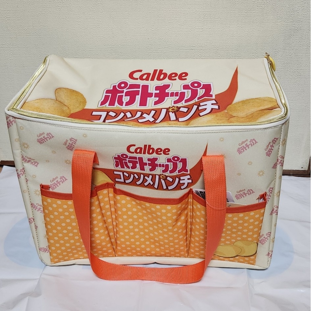 カルビー(カルビー)のカルビー　ポテトチップス　コンソメパンチ　保温保冷BIGマルチバック エンタメ/ホビーのコレクション(その他)の商品写真