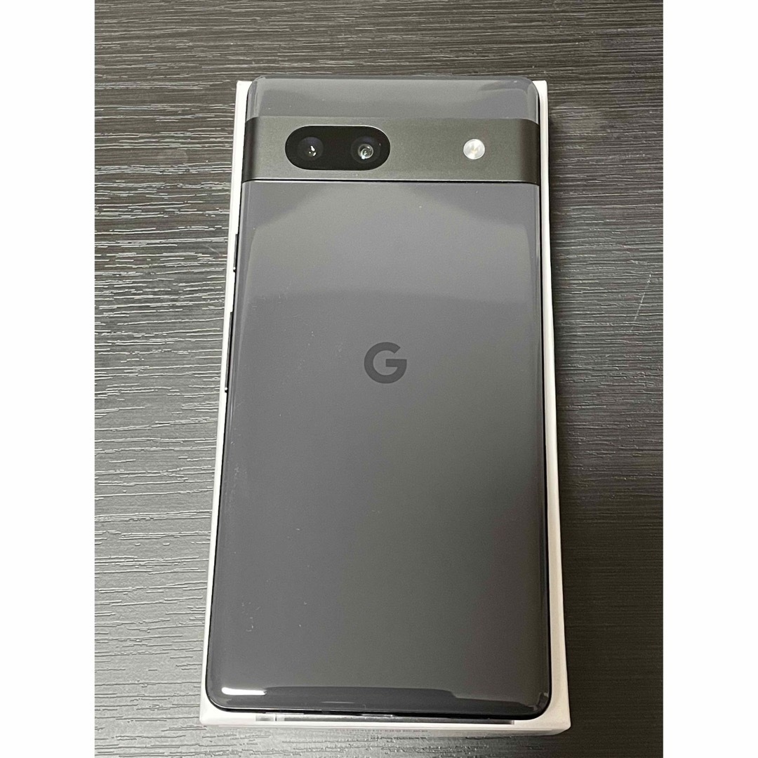 Google Pixel(グーグルピクセル)のGoogle Pixel 7a チャコール 128 GB ＋アクセサリー スマホ/家電/カメラのスマートフォン/携帯電話(スマートフォン本体)の商品写真