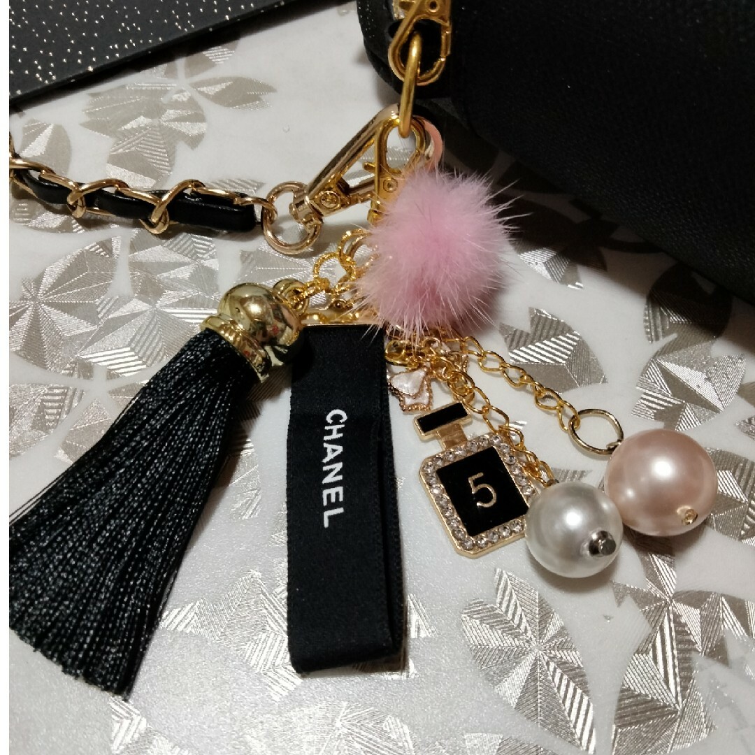 CHANEL(シャネル)のUS限定シャネルノベルティポーチ【箱付き】 レディースのファッション小物(ポーチ)の商品写真