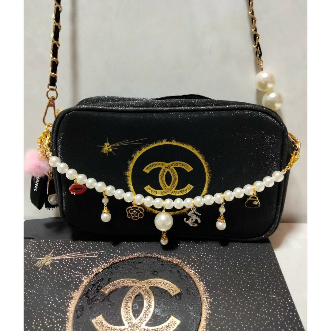 CHANEL(シャネル)のUS限定シャネルノベルティポーチ【箱付き】 レディースのファッション小物(ポーチ)の商品写真