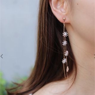 フラワー(flower)のswing flower pierce ～ｽｳｨﾝｸﾞﾌﾗﾜｰﾋﾟｱｽ(ピアス)