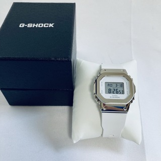 ジーショック(G-SHOCK)のG-SHOCK GM-S5600G-7JF ゴールド　ホワイト　Gショック　白(腕時計(デジタル))