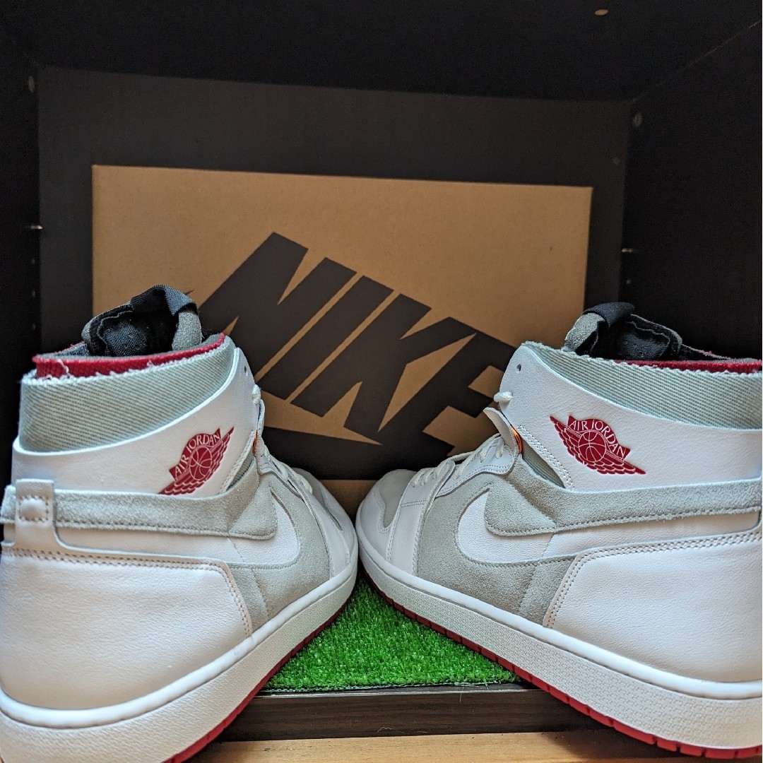 NIKE(ナイキ)の【新品未使用】★NIKE AIRJORDAN1 HIGH ZOOM★超希少サイズ メンズの靴/シューズ(スニーカー)の商品写真