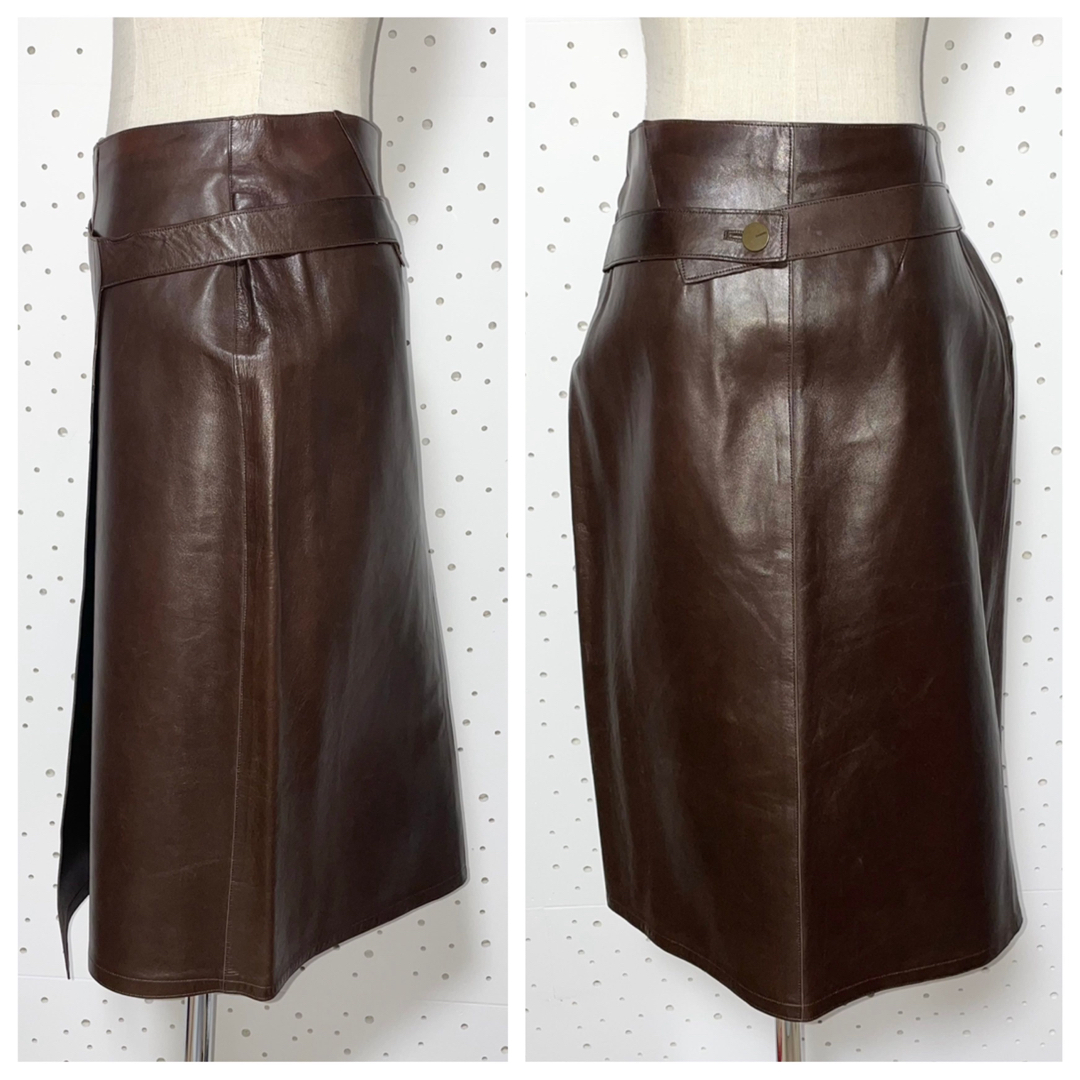 CHANEL(シャネル)の本物 シャネル 装飾ボタン ラム レザー タイト スカート 38 ブラウン 茶系 レディースのスカート(ひざ丈スカート)の商品写真