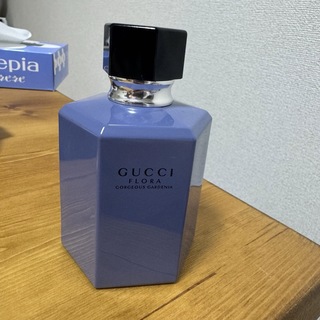 グッチ(Gucci)のGUCCI フローラゴージャスガーデニアラベンダー　50mL(ユニセックス)