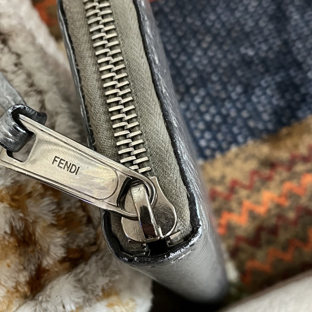 FENDI(フェンディ)のFENDI フェンディ レザー ラウンドファスナー 長財布 レディースのファッション小物(財布)の商品写真