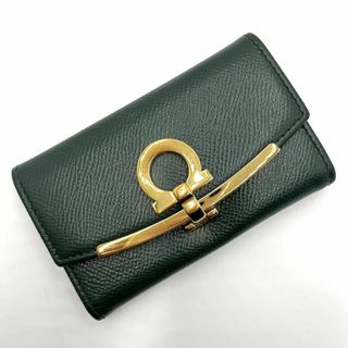 サルヴァトーレフェラガモ(Salvatore Ferragamo)の【極美品】フェラガモ キーケース ガンチーニ クリップ 6連 グリーン レザー(キーケース)