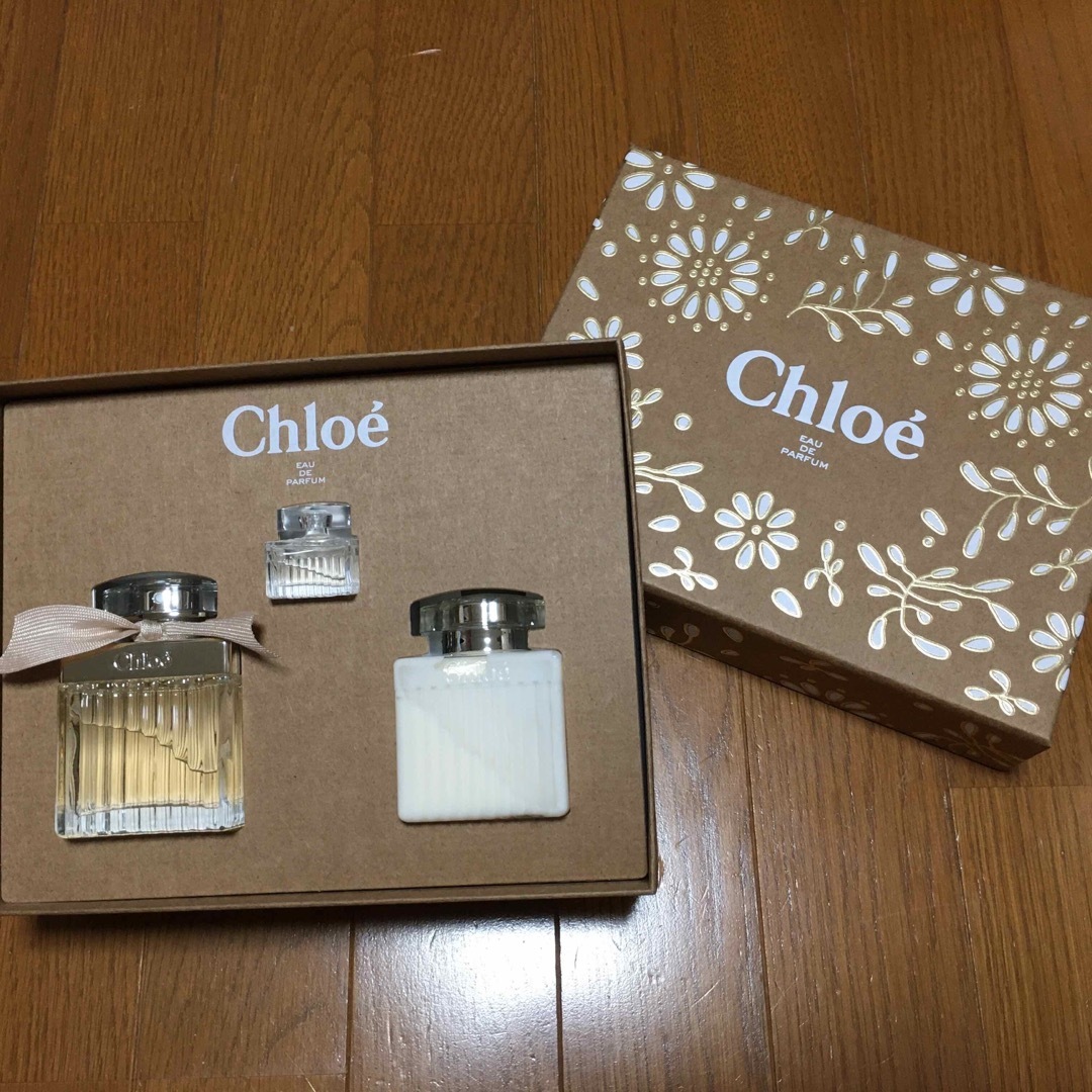 Chloe(クロエ)の新品 chloe クロエ オードパルファム75mlホリデーセット 香水3点ギフト コスメ/美容の香水(香水(女性用))の商品写真