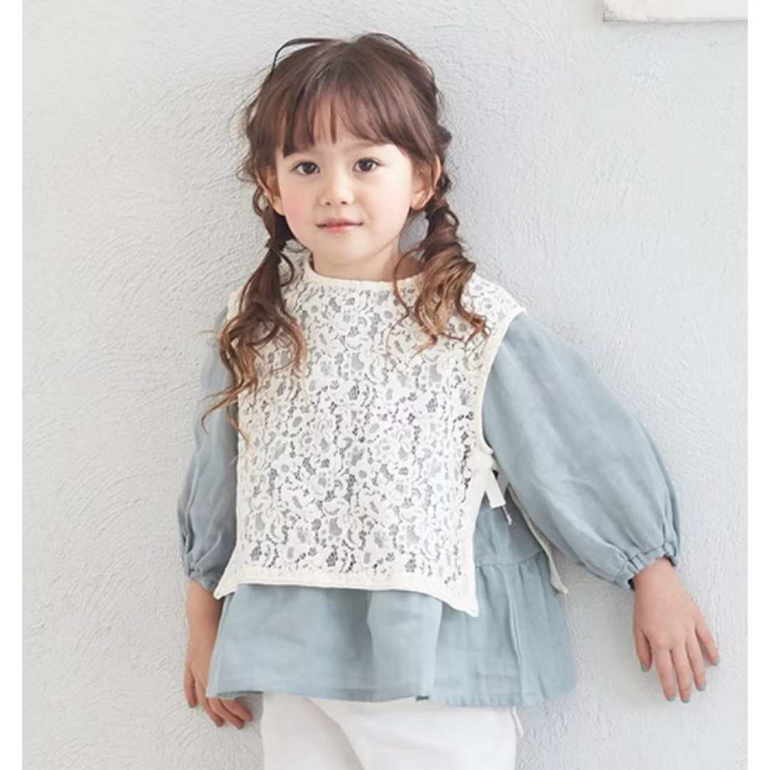 petit main(プティマイン)のpetit main リンク レースベスト & ブラウス SET キッズ/ベビー/マタニティのキッズ服女の子用(90cm~)(Tシャツ/カットソー)の商品写真