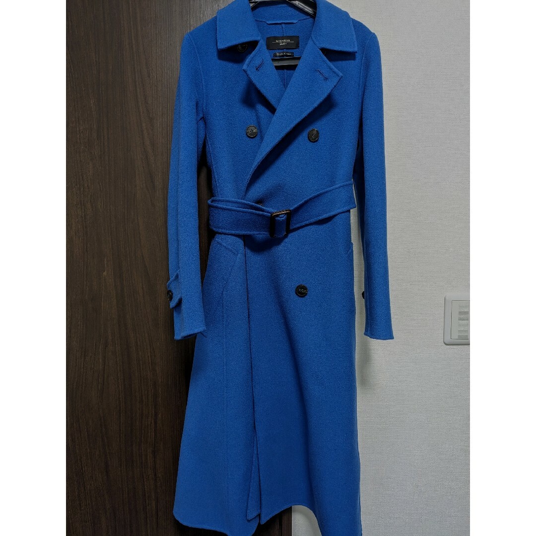 Max Mara(マックスマーラ)の美品 マックスマーラ　ブルー　ウールトレンチコート レディースのジャケット/アウター(ロングコート)の商品写真