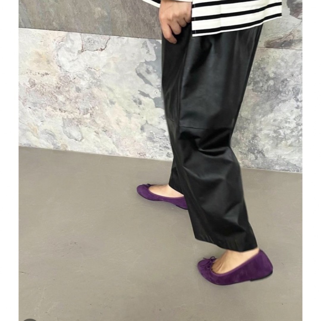 kurun クルントウキョウ復刻シリーズ　24.5 スエードグレープ レディースの靴/シューズ(バレエシューズ)の商品写真