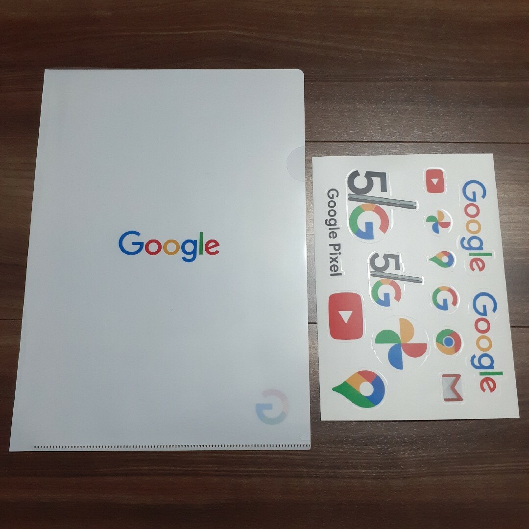 Google(グーグル)の未使用ですが折れやキズ有り　Google Pixel グッズ（フォルダ・シール） エンタメ/ホビーのコレクション(印刷物)の商品写真