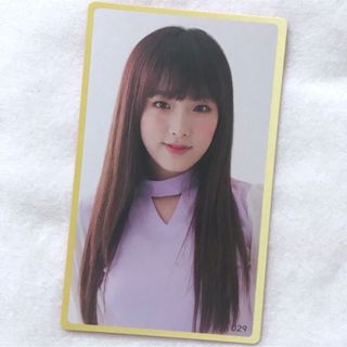 アイズワン(IZ*ONE)の【 29 イェナ 】IZ*ONEEYES ON ME フォトカード(アイドルグッズ)