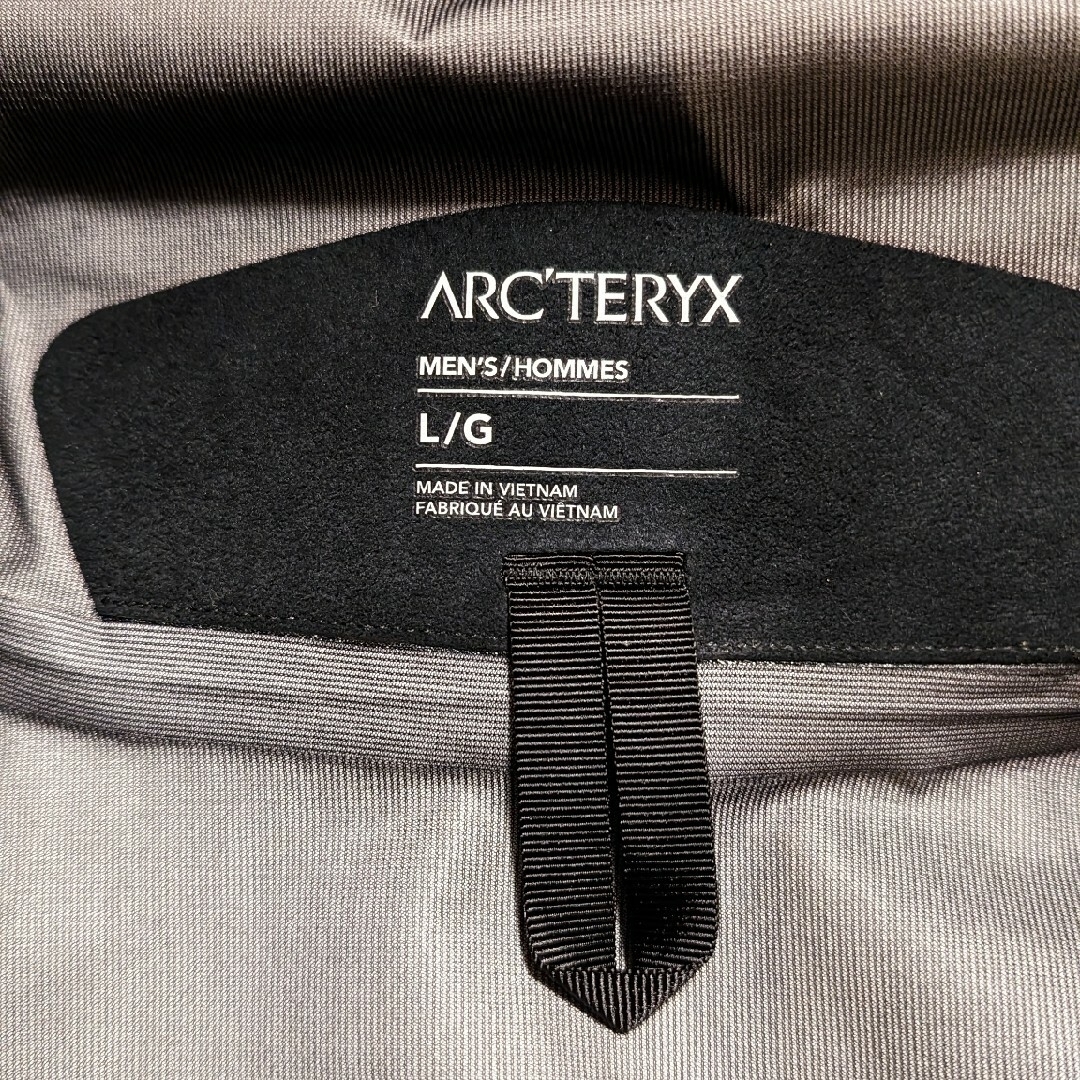 ARC'TERYX(アークテリクス)のアークテリクス ベータLT ジャケット 黒 ブラック Lサイズ メンズのジャケット/アウター(マウンテンパーカー)の商品写真