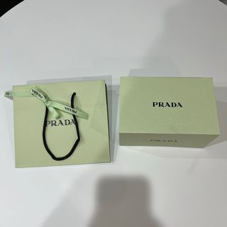 プラダ(PRADA)のPRADA Beauty リップ バーム ギフトボックス 袋付 新品 未開封(リップケア/リップクリーム)