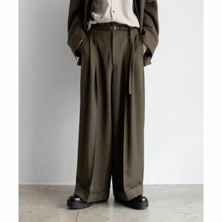 キャスパージョン(Casper John)のCasper John Belted volume slacks カーキ M(スラックス)