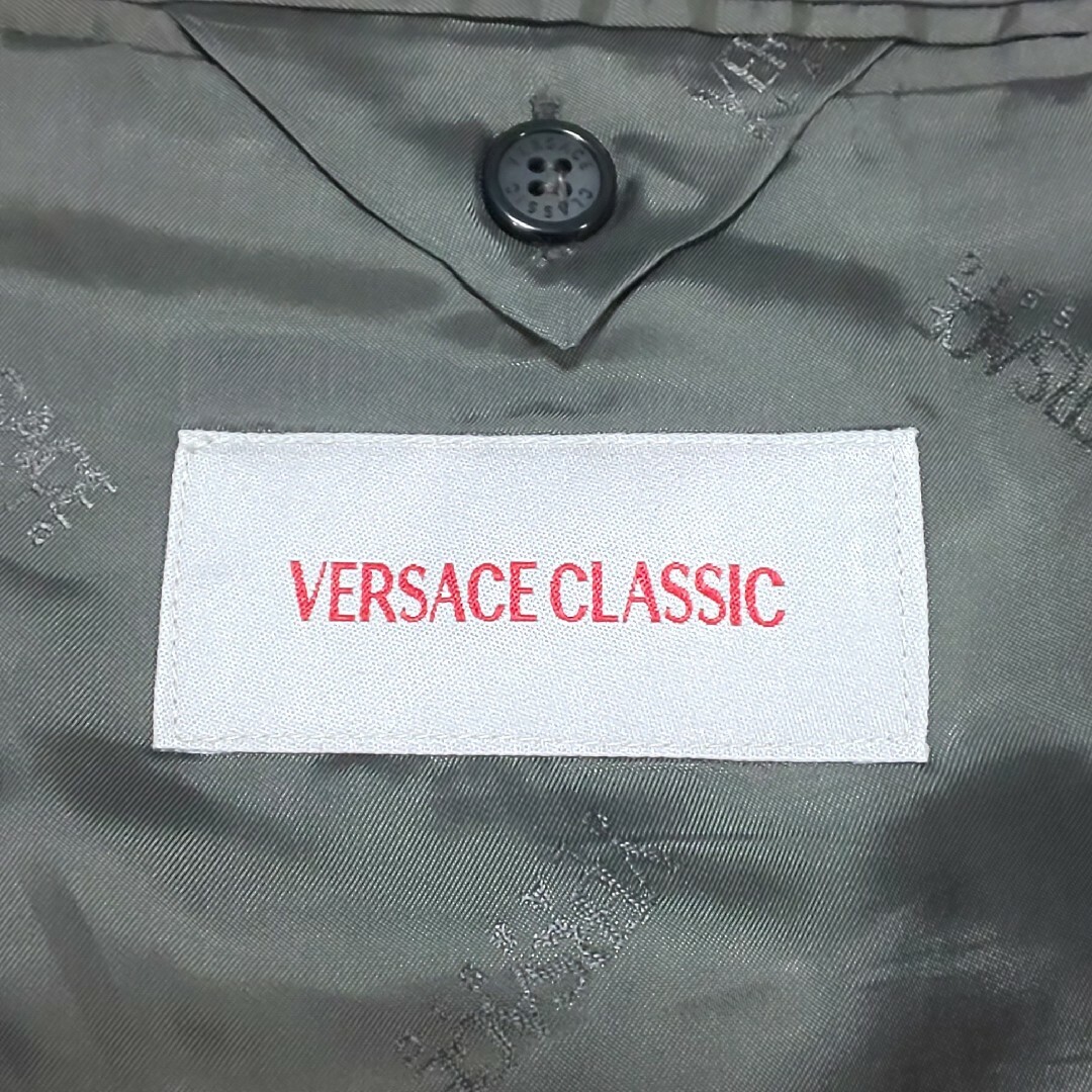 VERSACE(ヴェルサーチ)の極美品 VERSACE CLASSIC ストライプダブルジャケット シャドーロゴ メンズのジャケット/アウター(テーラードジャケット)の商品写真