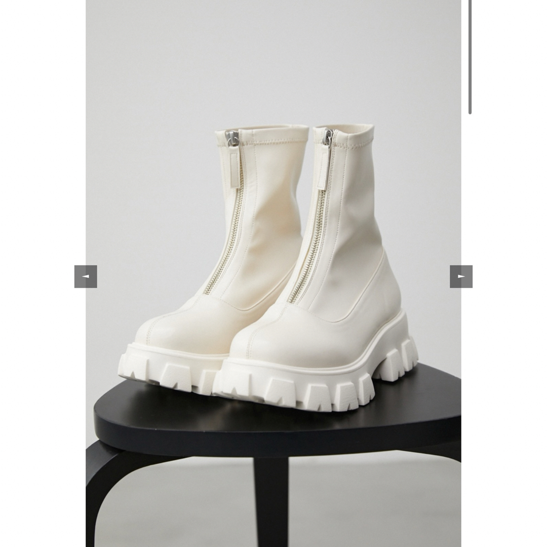 AZUL by moussy(アズールバイマウジー)のFRONT ZIP SHORT BOOTS/フロントジップショートブーツ レディースの靴/シューズ(ブーツ)の商品写真