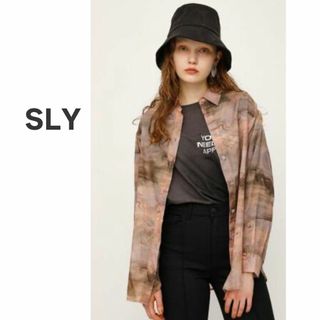 スライ(SLY)のSLY スライ　ブラウス　柄物　レディース　長袖　ブラウン　シースルー　羽織り(シャツ/ブラウス(長袖/七分))