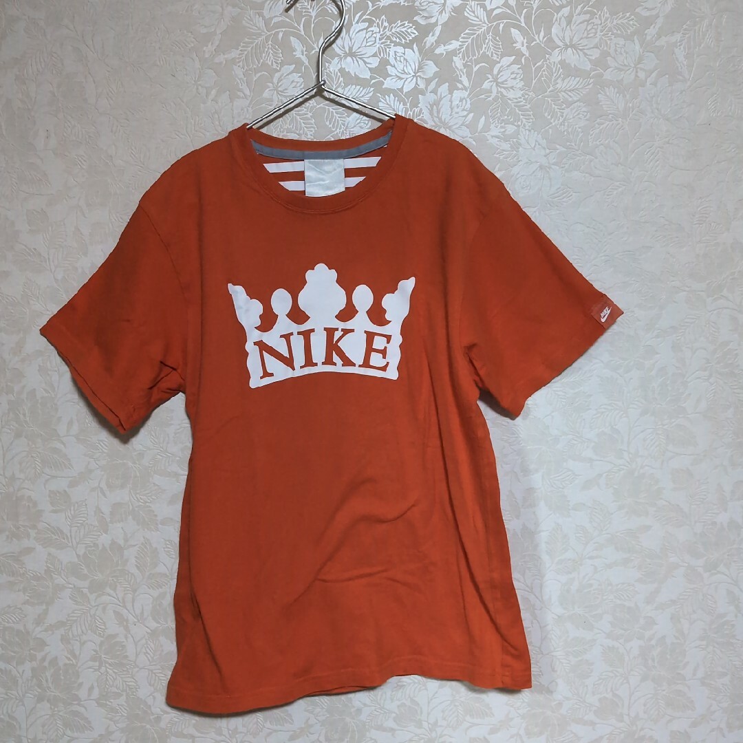 NIKE(ナイキ)のNIKE　オレンジM　150 キッズ/ベビー/マタニティのキッズ服男の子用(90cm~)(Tシャツ/カットソー)の商品写真