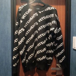 ヴェトモン(VETEMENTS)の明日まで限定値下げ　VETEMENT ヴェトモンニット　サイズS ゆったり目(ニット/セーター)