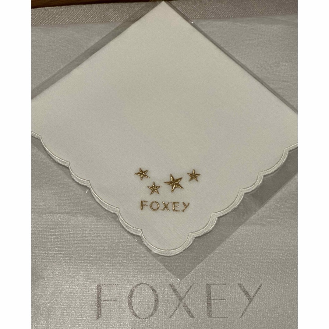 FOXEY(フォクシー)のフォクシー　ハンカチ　限定ノベルティ レディースのファッション小物(ハンカチ)の商品写真