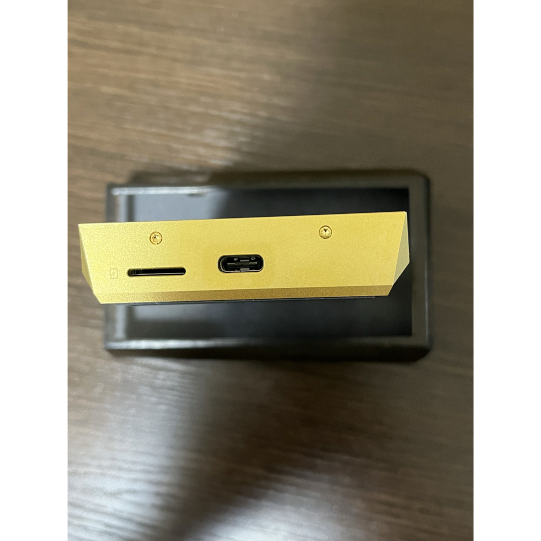 iriver(アイリバー)の【訳アリ特化】SP1000M Royal Gold  ケース付 スマホ/家電/カメラのオーディオ機器(ポータブルプレーヤー)の商品写真