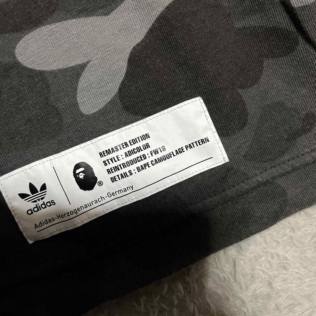 A BATHING APE(アベイシングエイプ)のAPE BAPE KAWS adidas CAMO 迷彩　tシャツ　XO 2XL メンズのトップス(Tシャツ/カットソー(半袖/袖なし))の商品写真