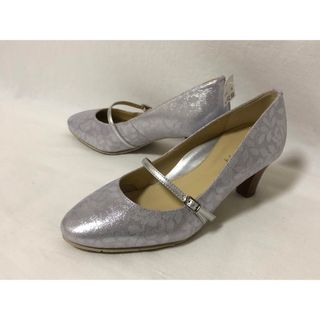 2297新品べネビス 細ベルト付きパンプス22.0E￥12800結婚式(ハイヒール/パンプス)