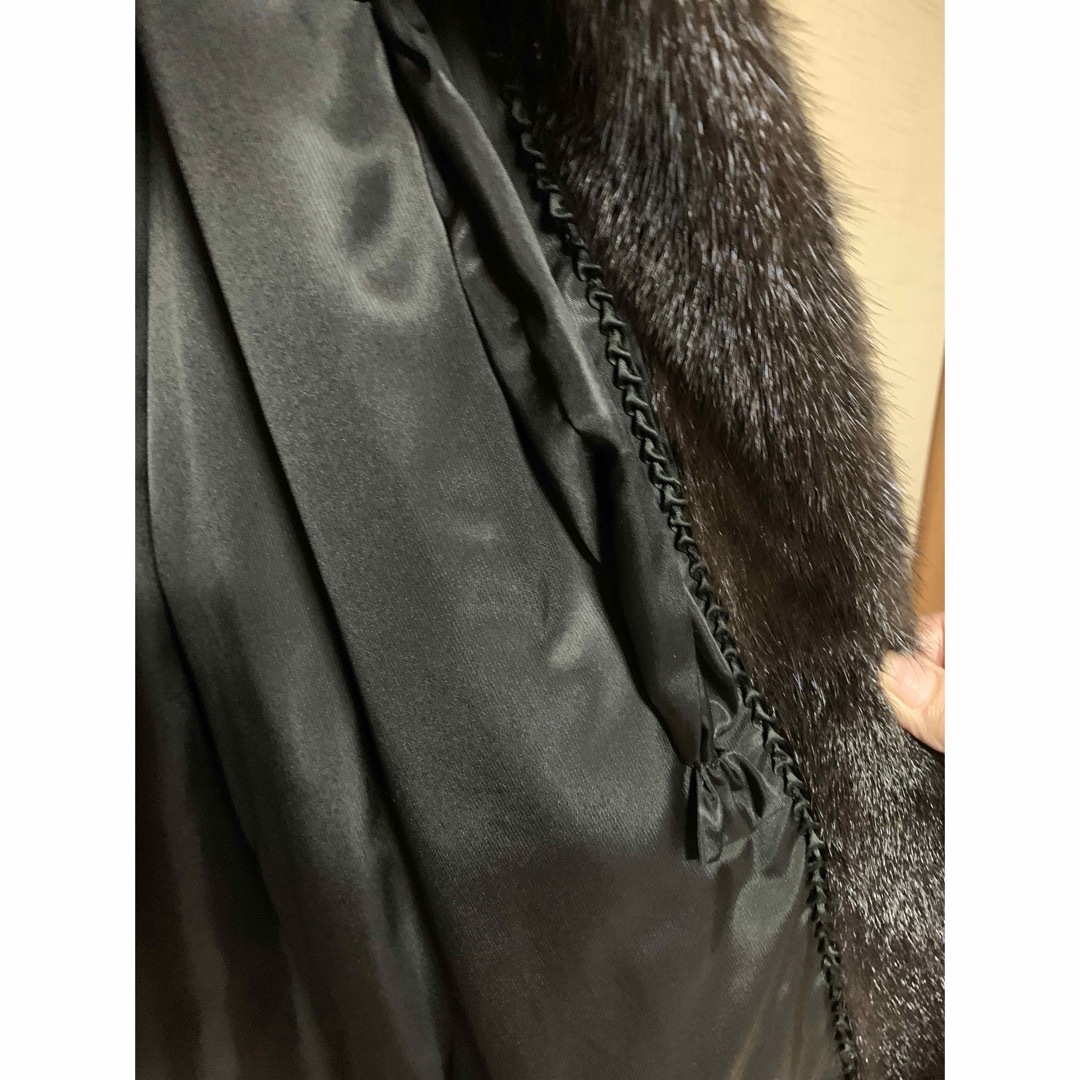 毛皮のコート レディースのジャケット/アウター(毛皮/ファーコート)の商品写真
