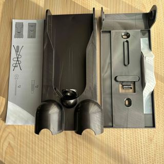 ダイソン(Dyson)の新品 未使用 純正品 壁掛け用ブラケットdyson ネジ&取付説明書付き(掃除機)