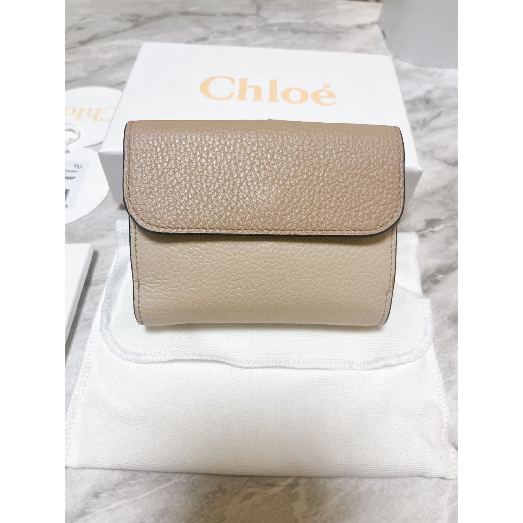 Chloe(クロエ)の完売カラー　Chloe 三つ折り財布　※チャーム付き レディースのファッション小物(財布)の商品写真