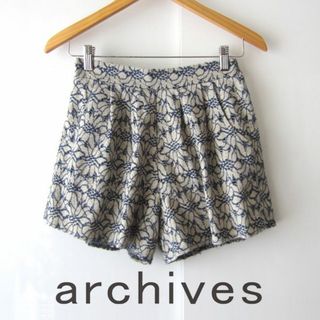 美品　archives／アルシーヴ★　刺繍が素敵なショートパンツ