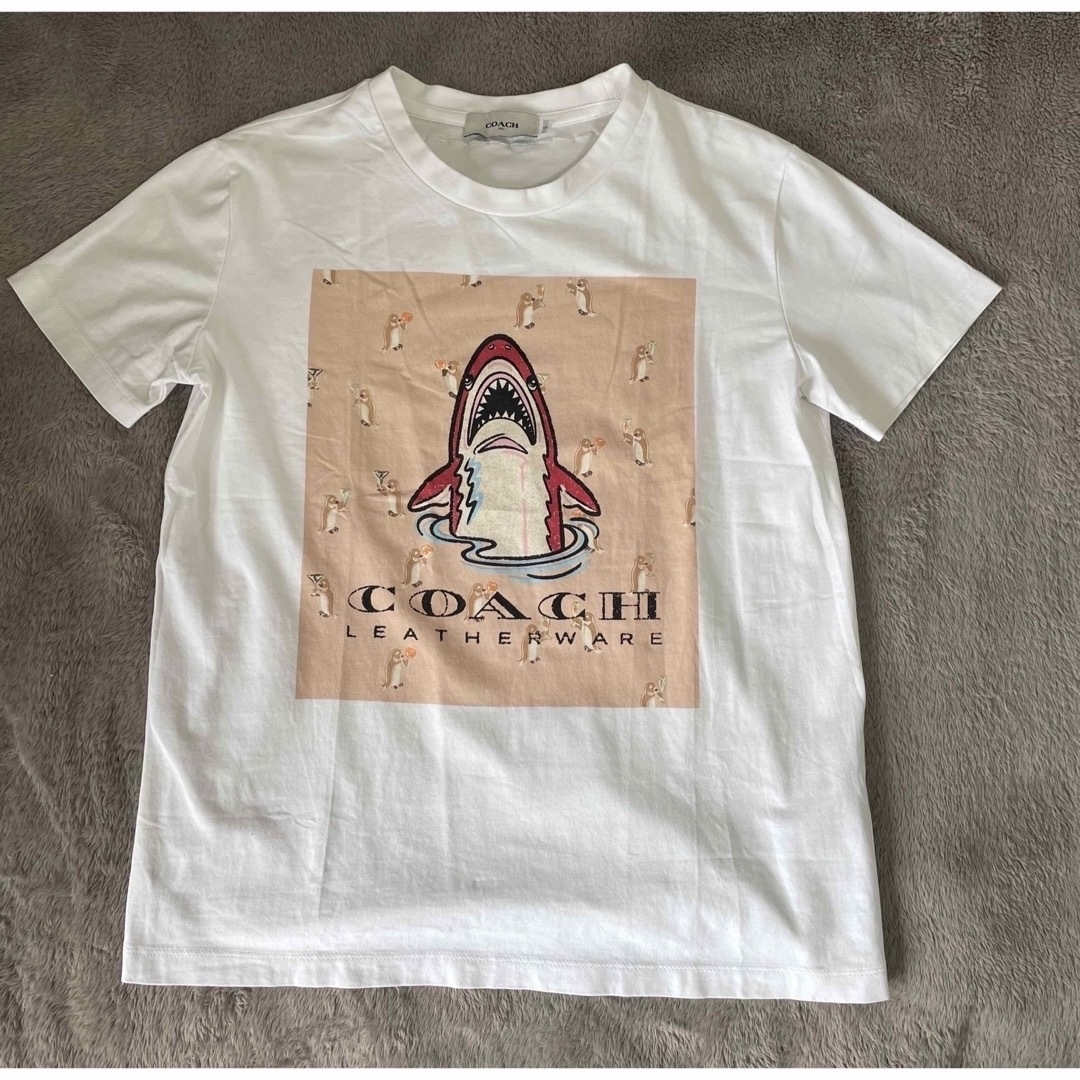 COACH(コーチ)のcoach shark  Tシャツ レディースのトップス(Tシャツ(半袖/袖なし))の商品写真