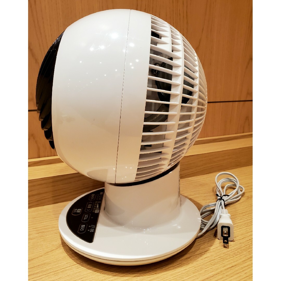 アイリスオーヤマ(アイリスオーヤマ)のアイリス 強力コンパクトサーキュレーター PCF-SC15T ホワイト 2020 スマホ/家電/カメラの冷暖房/空調(サーキュレーター)の商品写真