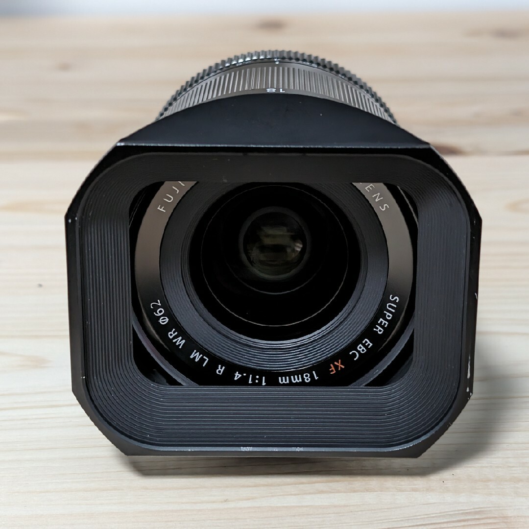富士フイルム(フジフイルム)のXF18mmF1.4 R LM WR スマホ/家電/カメラのカメラ(レンズ(単焦点))の商品写真