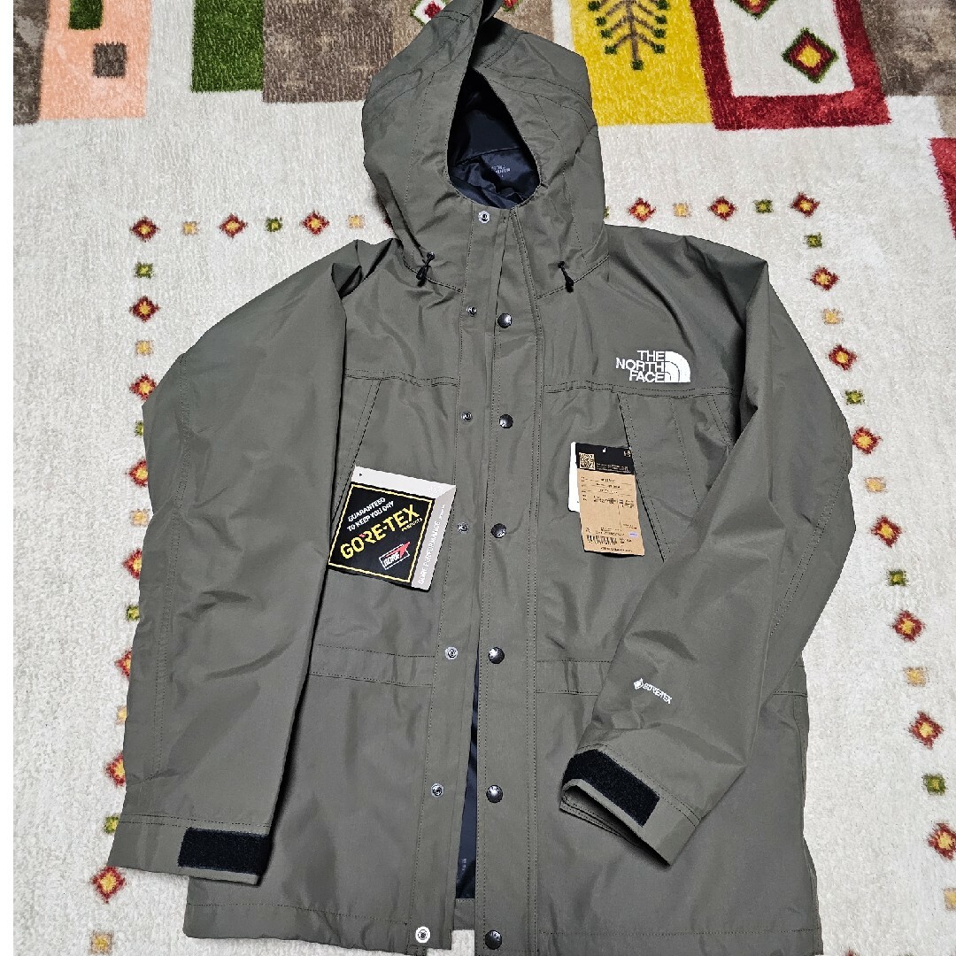 THE NORTH FACE(ザノースフェイス)の【未使用】ノースフェイス マウンテンライトジャケット サイズL  ニュートープ2 メンズのジャケット/アウター(その他)の商品写真