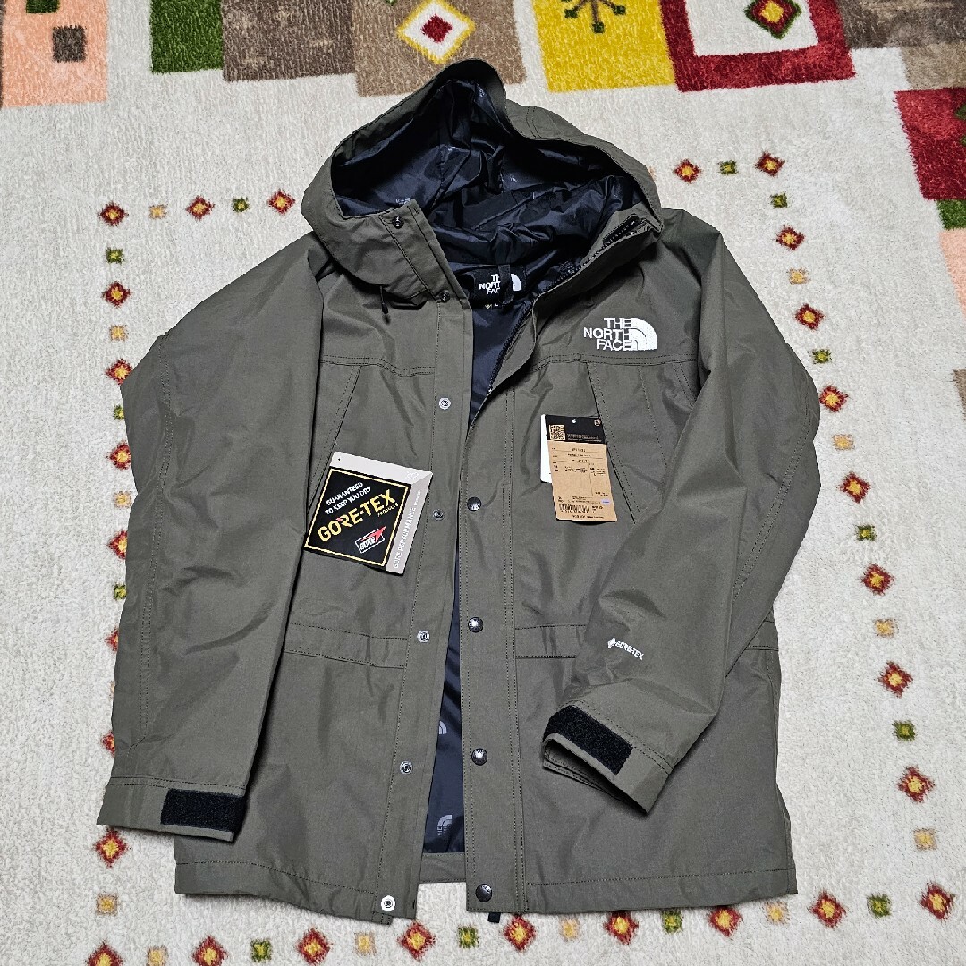 THE NORTH FACE(ザノースフェイス)の【未使用】ノースフェイス マウンテンライトジャケット サイズL  ニュートープ2 メンズのジャケット/アウター(その他)の商品写真