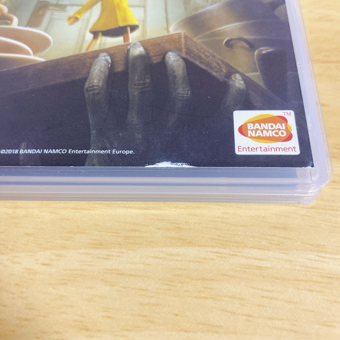 Nintendo Switch(ニンテンドースイッチ)のLITTLE NIGHTMARES -リトルナイトメア- Deluxe Edit エンタメ/ホビーのゲームソフト/ゲーム機本体(家庭用ゲームソフト)の商品写真