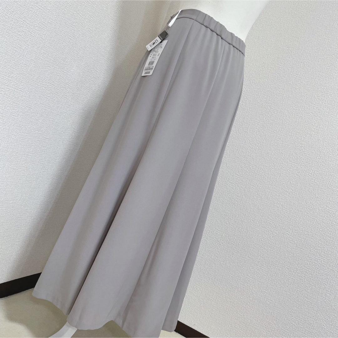 INDIVI(インディヴィ)の【新品タグ付】INDIVIリラクシーナロースカート　ライトグレー　サイズ13 レディースのスカート(ロングスカート)の商品写真