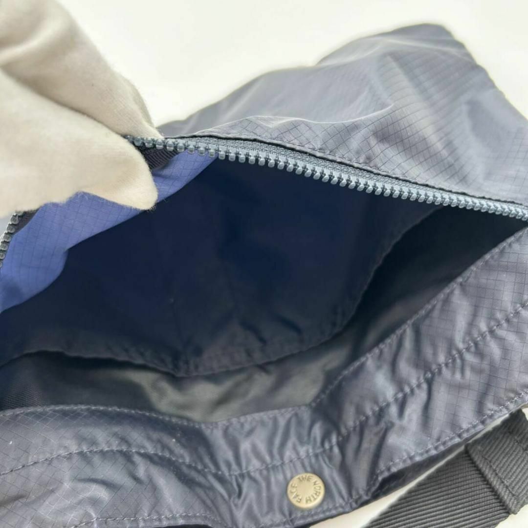 THE NORTH FACE(ザノースフェイス)の☆大人気☆North face ノースフェイス ネイビー　サコッシュ 斜め掛け メンズのバッグ(その他)の商品写真