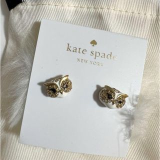 ケイトスペードニューヨーク(kate spade new york)のkate spade/2wayエナメルふくろう梟ふわふわキャッチピアス(ピアス)